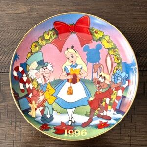 * Disney Vintage Christmas Collection 1996 ALICE IN WONDERLAND Collectible Plate